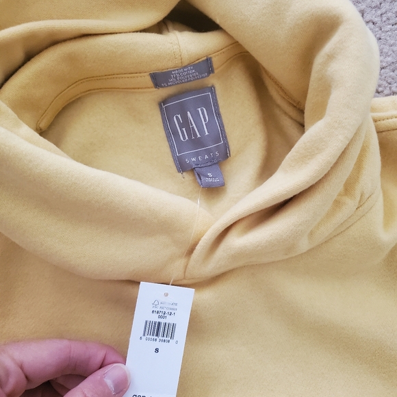 NWT Gap hoodie - Picture 2 of 3